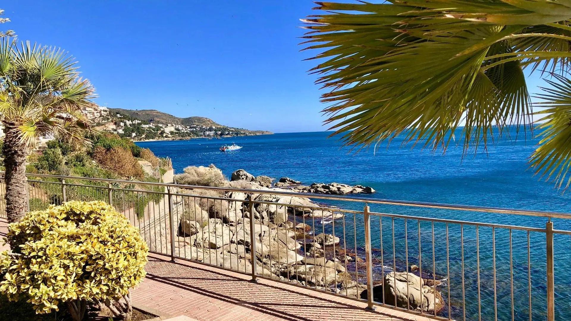 Magnifique Appartement En Front De Mer, Caneylles Roses Appartamento